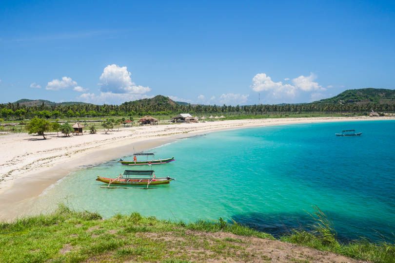 tanjung-aan-beach
